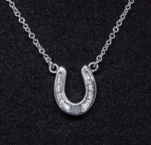 HORSE SHOE NECKLACE